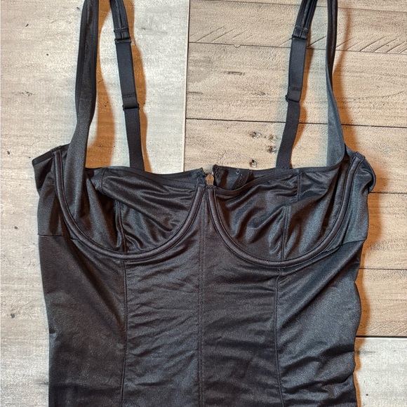 SKIMS Black Catsuit (M) - Picture 3 of 6